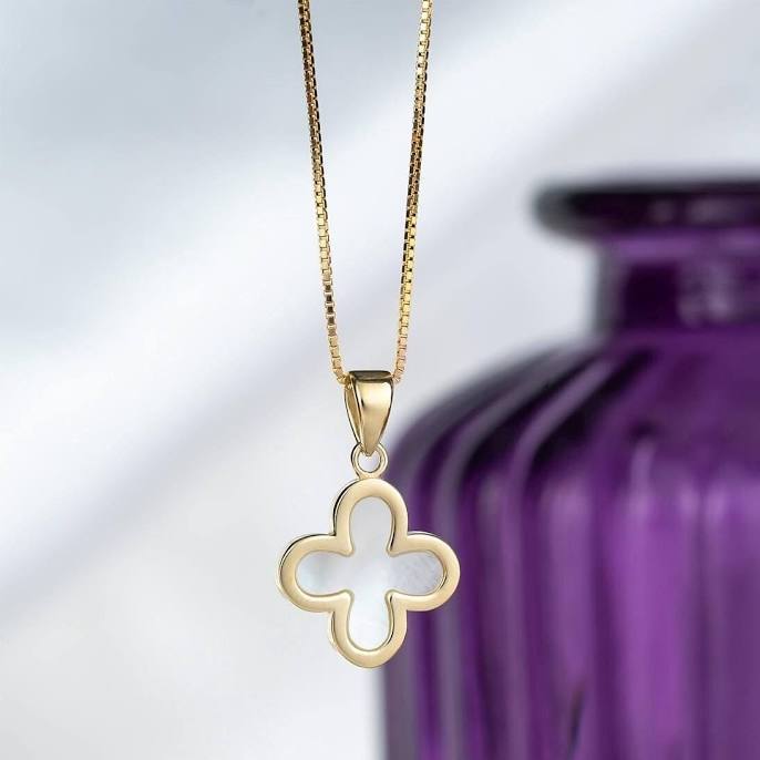 Etsy Seller 14K Gold Mother of Pearl Four Leaf Clover Necklace